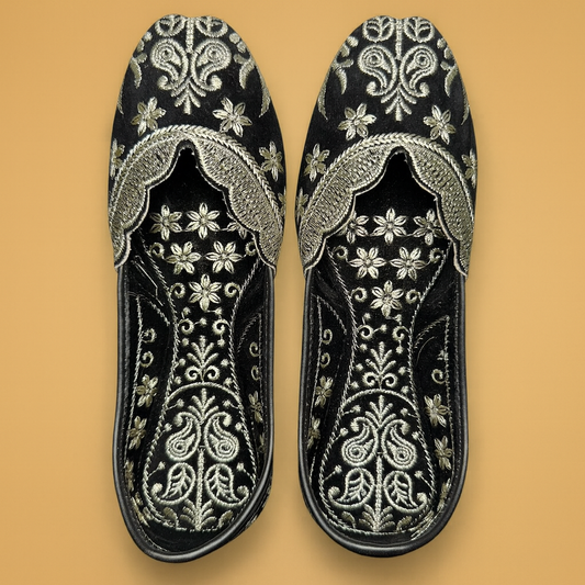 Black Velvet Juttis – Antique Gold Zari Embroidery | Handcrafted Ethnic Elegance