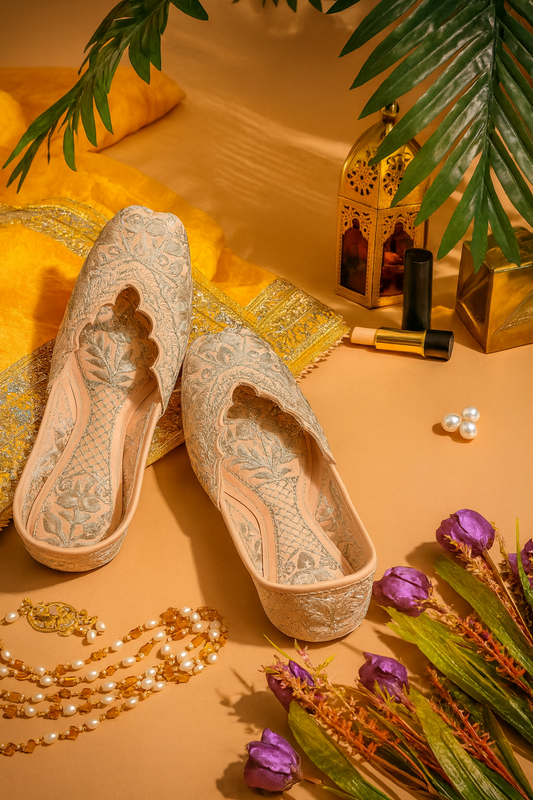 Champagne Gold Jutti – Intricate Thread Embroidery | Bridal & Festive Ethnic Footwear